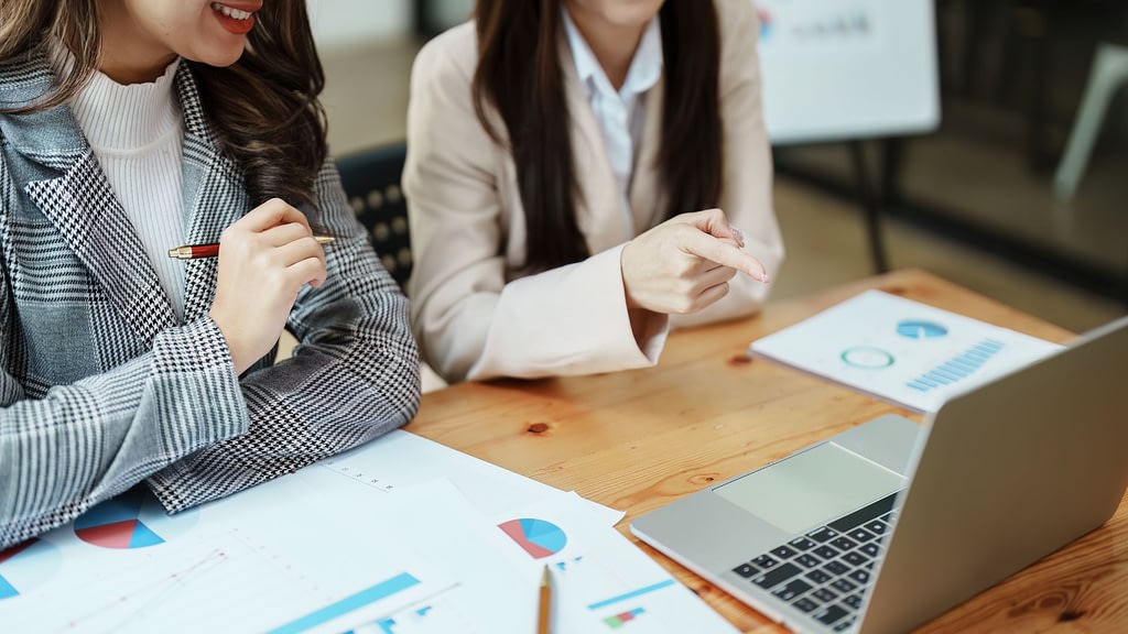 Custom dashboards giving leadership real-time insights during cloud accounting implementation