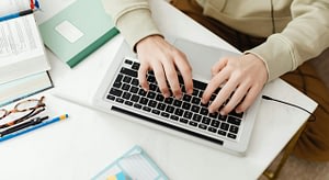 Accounting for small businesses with online software and simple invoicing