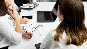 Outsourced CFO providing risk and compliance financial support to a growing U.S. business team