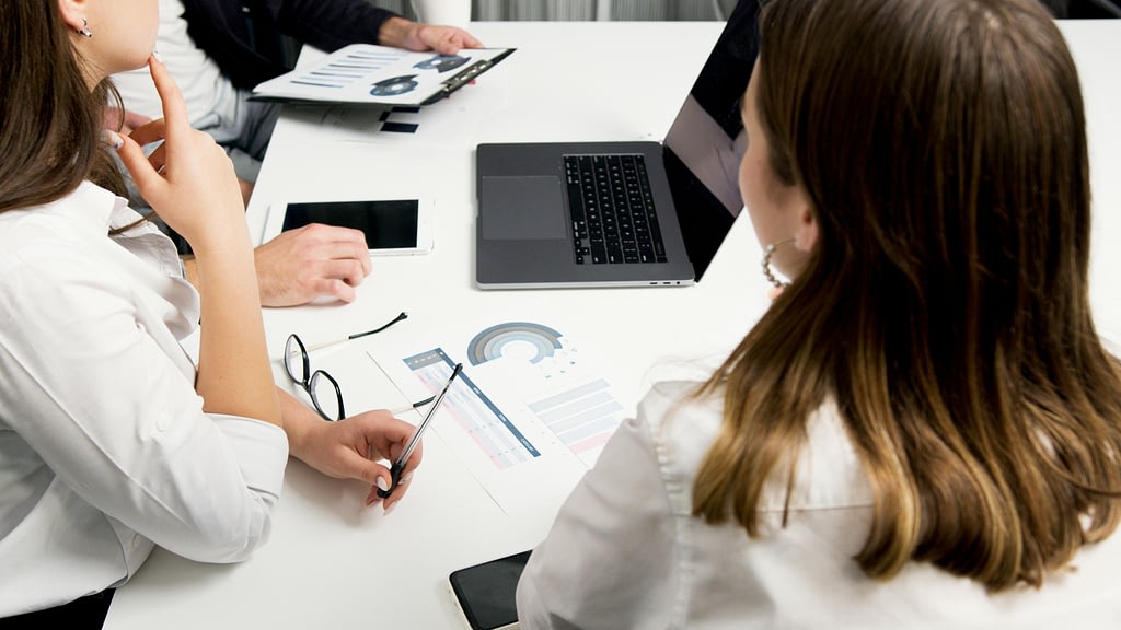 Outsourced CFO providing risk and compliance financial support to a growing U.S. business team