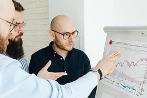 Fractional CFO supporting startup growth strategy